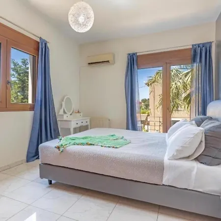 Mit Privatpool Fuer 20 Personen In Ialysos, Dodekanes *